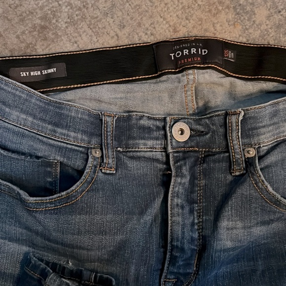 Torrid Sky High Skinny jeans - Picture 4 of 5